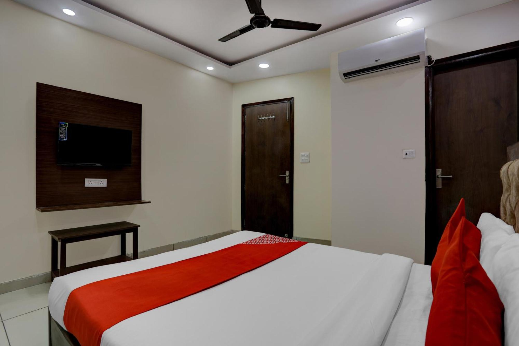 O The Paradise New Delhi