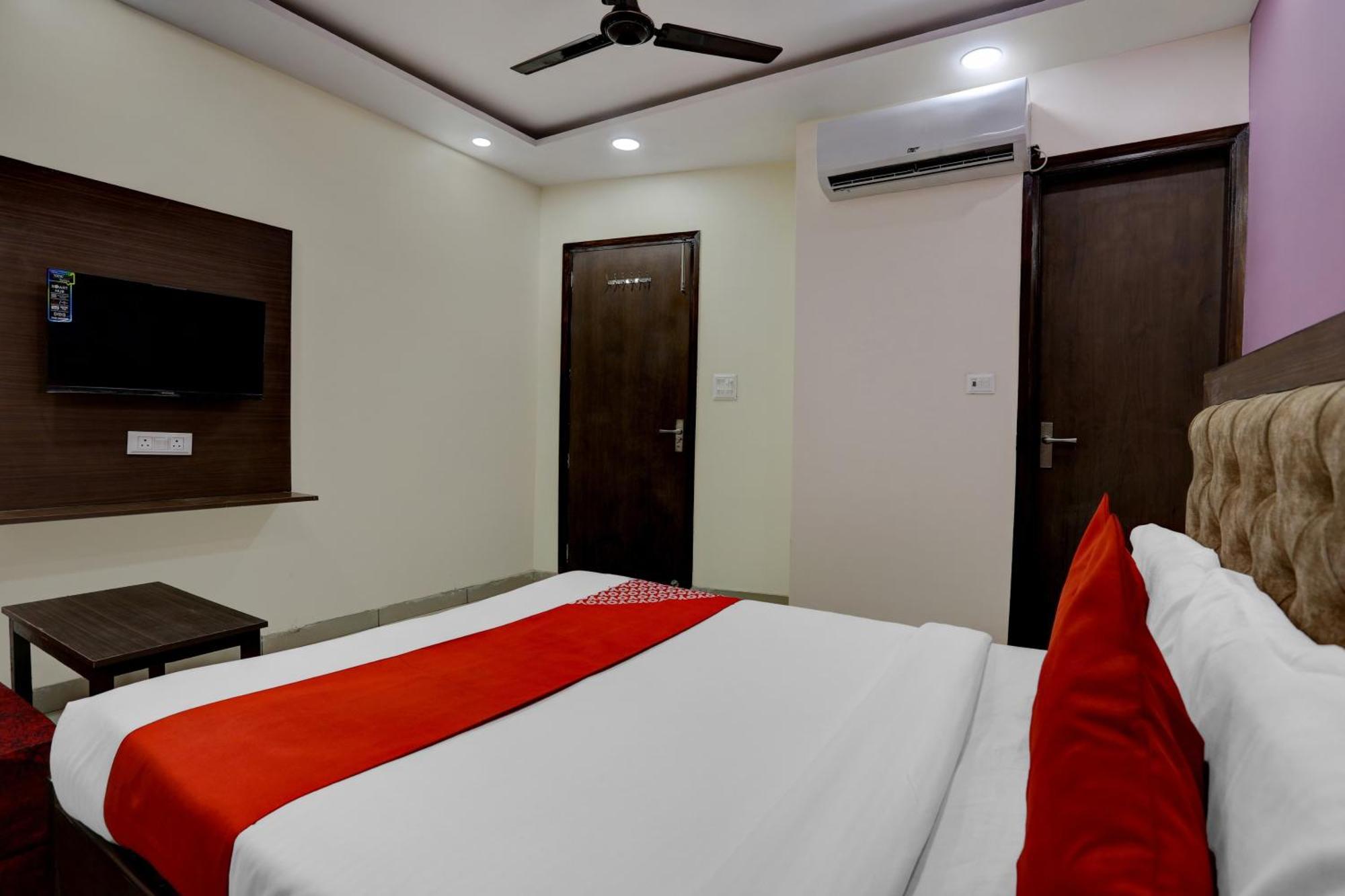O The Paradise Hotel New Delhi